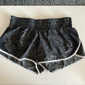 Nike dri-fit short size medium